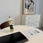 Stylish Boutique House - Turquoise - Outdoor Yard & Adjoining Cafeteria - Very Central! Near Valletta - Non-sharing & Quiet * Hamrun