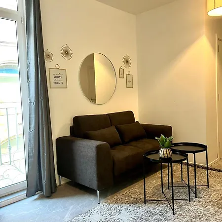 Stylish Boutique House Turquoise With 2 Outdoor Areas & Adjoining Cafeteria - Very Near Valletta - Non Sharing & Quiet Hamrun