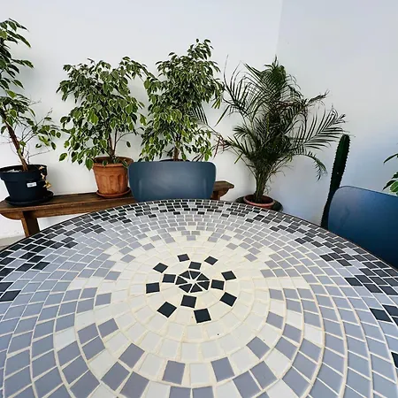 Stylish Boutique House Turquoise With 2 Outdoor Areas & Adjoining Cafeteria - Very Near Valletta - Non Sharing & Quiet * Hamrun