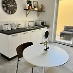 Stylish Boutique House - Turquoise - Outdoor Yard & Adjoining Cafeteria - Very Central! Near Valletta - Non-sharing & Quiet Hamrun