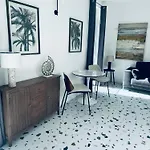 Stylish Boutique House - Turquoise - Outdoor Yard & Adjoining Cafeteria - Very Central! Near Valletta - Non-sharing & Quiet * Hamrun