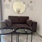 Apartment Stylish Boutique House - Turquoise - Outdoor Yard & Adjoining Cafeteria - Very Central! Near Valletta - Non-sharing & Quiet