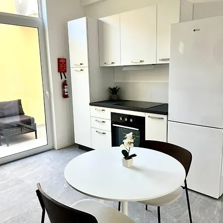 Stylish Boutique House 'turquoise' - Near Valletta With Outdoor Yard & Adjoining Cafeteria דירה