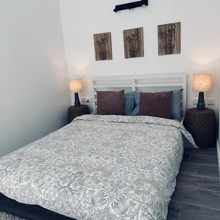 Stylish Boutique House Turquoise With 2 Outdoor Areas & Adjoining Cafeteria - Very Near Valletta - Non Sharing & Quiet Hamrun