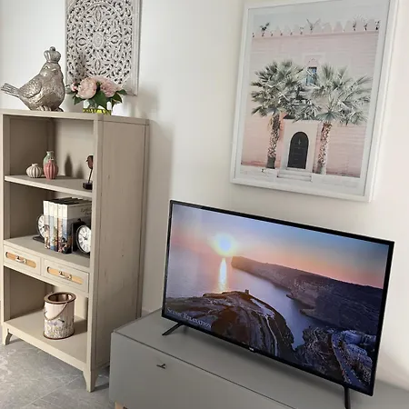 Stylish Boutique House Turquoise With 2 Outdoor Areas & Adjoining Cafeteria - Very Near Valletta - Non Sharing & Quiet דירה