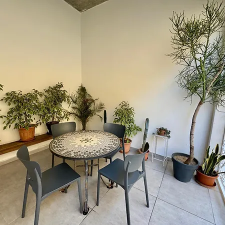 Stylish Boutique House 'turquoise' - Near Valletta With Outdoor Yard & Adjoining Cafeteria *