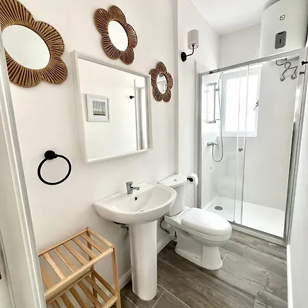 Stylish Boutique Turquoise Duplex With Outdoor - Large Double Bedroom - Very Near Valletta - Non Sharing Quiet Exclusive *