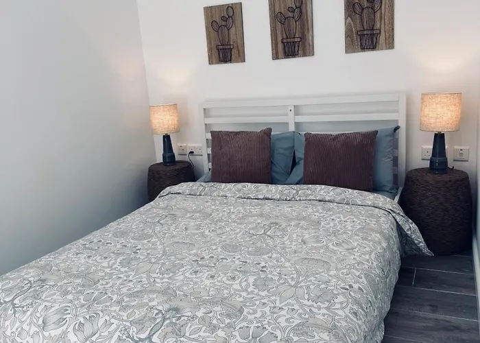 Stylish Boutique House - Turquoise - Outdoor Yard & Adjoining Cafeteria - Very Central! Near Valletta - Non-sharing & Quiet Hamrun