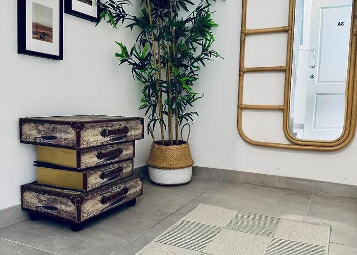 Stylish Boutique House - Turquoise - Outdoor Yard & Adjoining Cafeteria - Very Central! Near Valletta - Non-sharing & Quiet 아파트