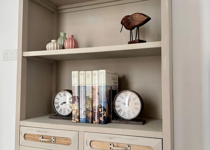 Stylish Boutique House - Turquoise - Outdoor Yard & Adjoining Cafeteria - Very Central! Near Valletta - Non-sharing & Quiet 아파트 *