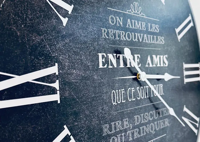 Apartment Stylish Boutique House - Turquoise - Outdoor Yard & Adjoining Cafeteria - Very Central! Near Valletta - Non-sharing & Quiet Hamrun