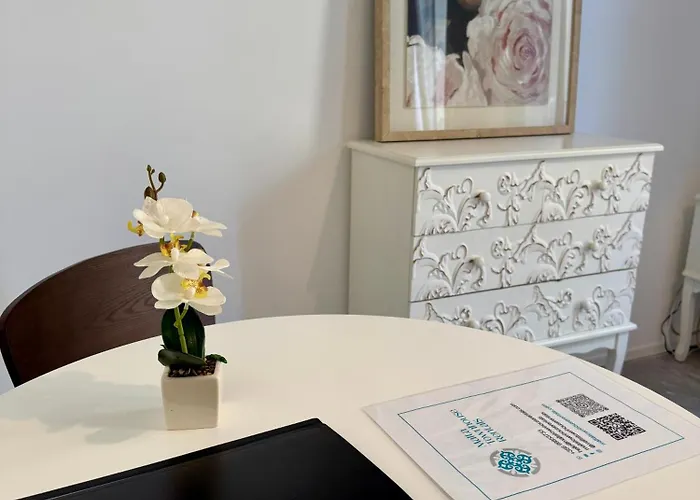 Stylish Boutique House - Turquoise - Outdoor Yard & Adjoining Cafeteria - Very Central! Near Valletta - Non-sharing & Quiet * Hamrun