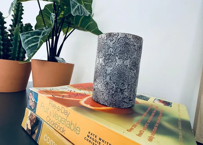 Stylish Boutique House - Turquoise - Outdoor Yard & Adjoining Cafeteria - Very Central! Near Valletta - Non-sharing & Quiet Hamrun