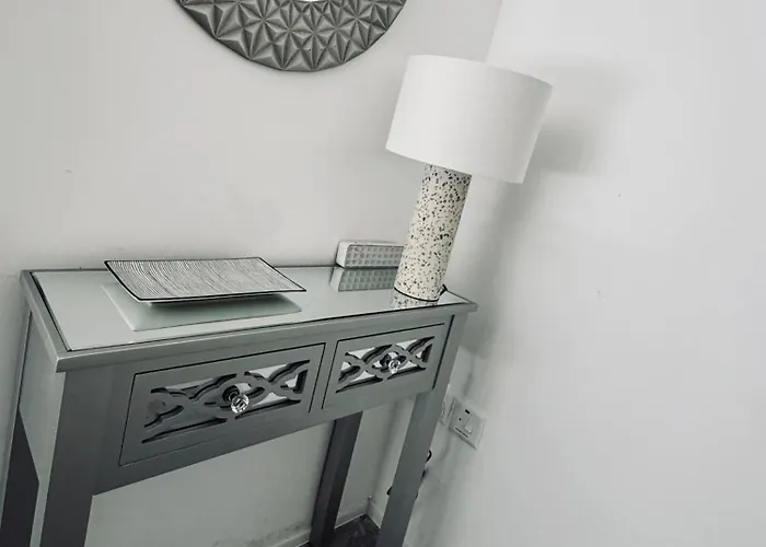 Stylish Boutique House - Turquoise - Outdoor Yard & Adjoining Cafeteria - Very Central! Near Valletta - Non-sharing & Quiet 아파트